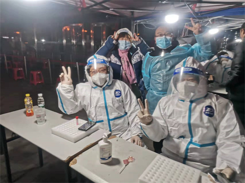 闫洪文3.jpg 闫洪文3.jpg